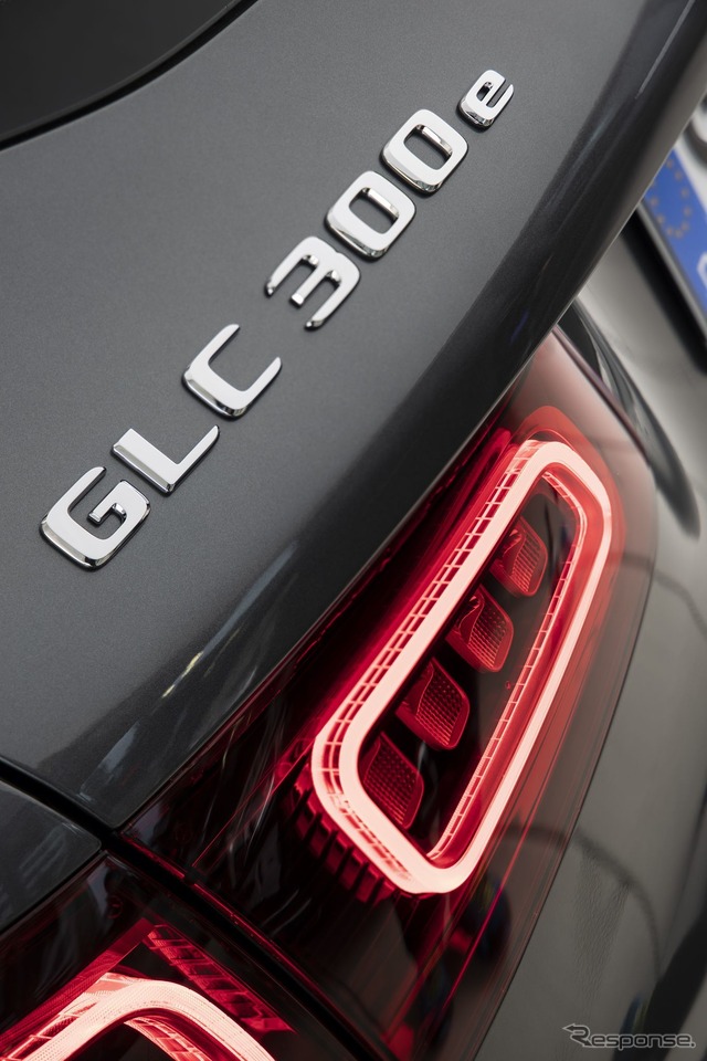 メルセデスベンツGLC改良新型の PHV「GLC 300 e 4MATIC」