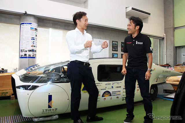 工学院大学 工学部 濱根洋人教授と、初代ボートレースアンバサダー植木通彦 BA(工学院大学 ソーラーカーチーム壮行会/2019年9月11日)