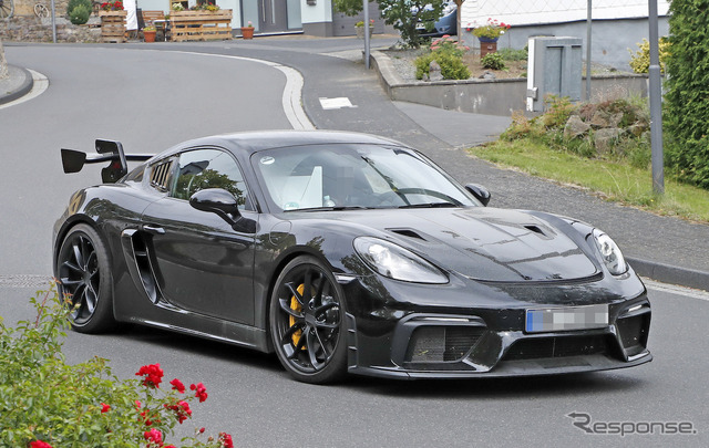 ポルシェ 718 ケイマン GT4 RS スクープ写真