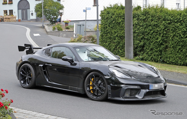 ポルシェ 718 ケイマン GT4 RS スクープ写真