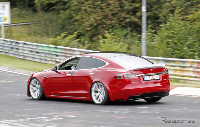 EV最速をねらうテスラ モデルS の試作車(スクープ写真)