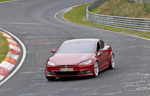EV最速をねらうテスラ モデルS の試作車(スクープ写真)