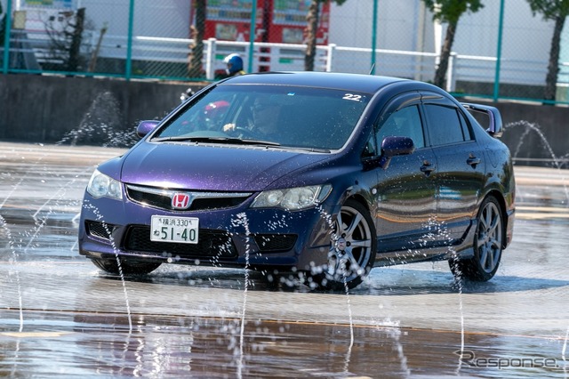 3代目シビックタイプR(FD2型)
