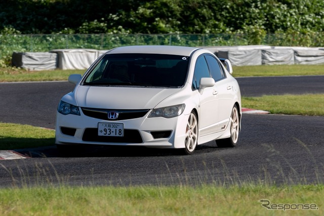 3代目シビックタイプR(FD2型)