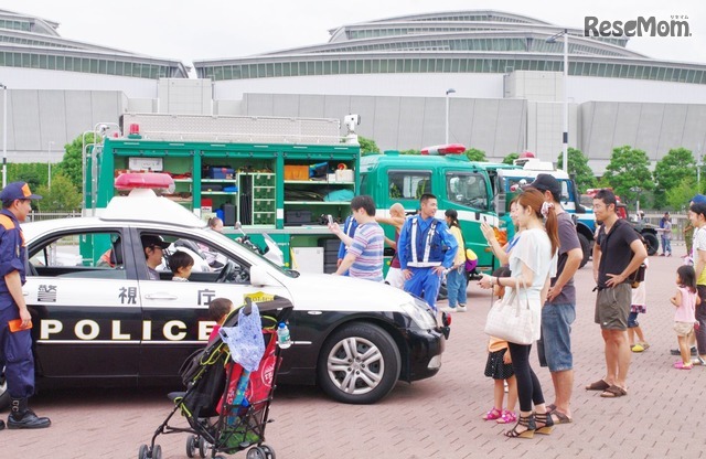 過去の開催風景（展示車両の内容は毎年異なる）