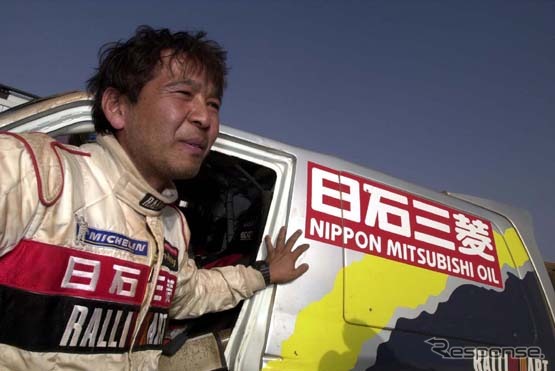 【2002パリ〜ダカールラリー】三菱『パジェロ』4台、今度こそと今度もと