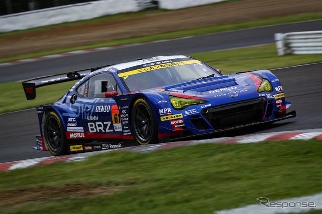 GT300クラスのポールポジションを獲得した#61 BRZ。