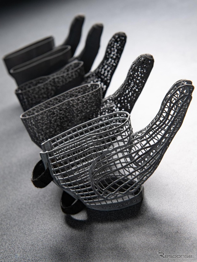 ジャガー・ランドローバーが開発した3Dプリントによる手袋