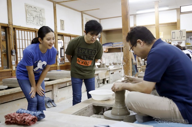 陶芸の先生から基本を学ぶ