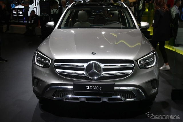 メルセデスベンツGLC改良新型の PHV「GLC 300 e 4MATIC」(フランクフルトモーターショー2019)