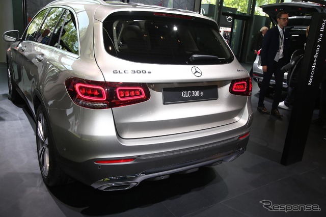 メルセデスベンツGLC改良新型の PHV「GLC 300 e 4MATIC」(フランクフルトモーターショー2019)