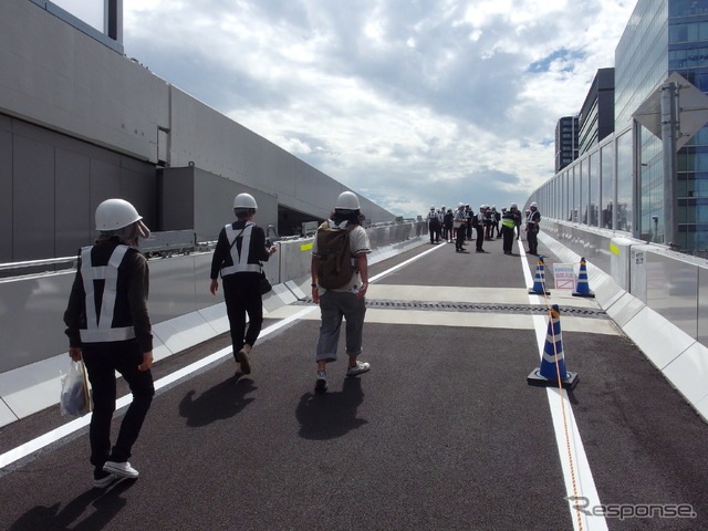 (車両進行方向後ろ向き)