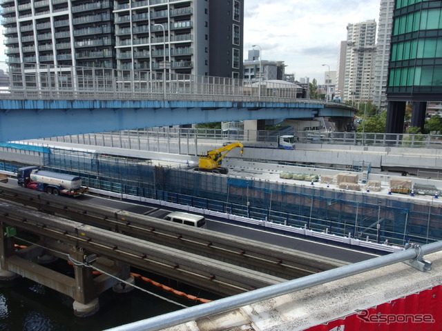 連絡路とほぼ平行してかかるのが国道357号の八潮橋