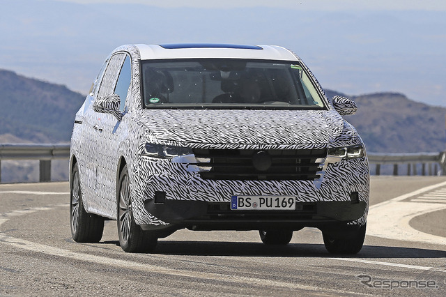 VWの新型高級ミニバン「ヴィロラン」開発車両（スクープ写真）