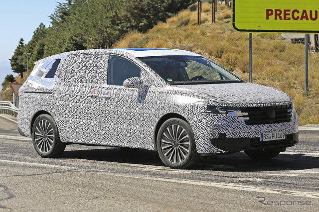 VWの新型高級ミニバン「ヴィロラン」開発車両(スクープ写真)