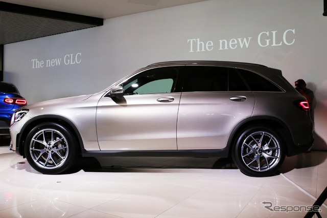 メルセデスベンツ GLC 改良新型（GLC 300 4MATIC モハーベシルバー）