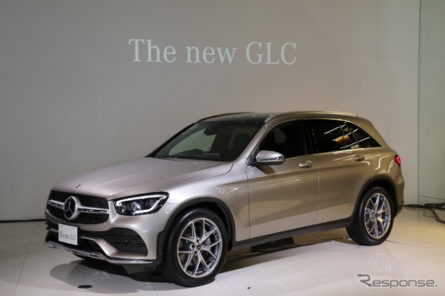 メルセデスベンツ GLC 改良新型(GLC 300 4MATIC モハーベシルバー)
