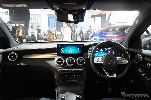 メルセデスベンツ GLCクーペ 改良新型(GLC 220d 4MATIC Coupe ダイヤモンドホワイト)