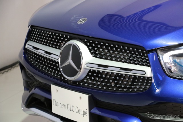 メルセデスベンツ GLCクーペ 改良新型(GLC 300 4MATIC Coupe ブリリアントブルー)