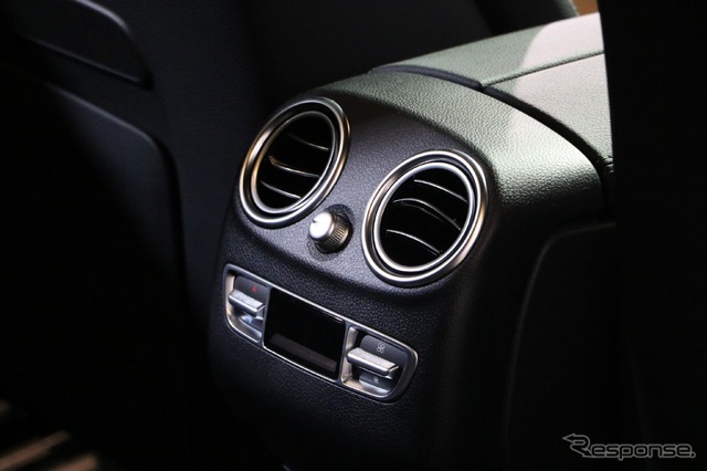 メルセデスベンツ GLCクーペ 改良新型(GLC 300 4MATIC Coupe ブリリアントブルー)