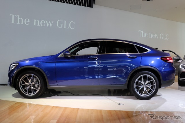 メルセデスベンツ GLCクーペ 改良新型(GLC 300 4MATIC Coupe ブリリアントブルー)