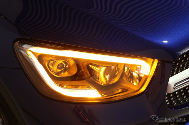 メルセデスベンツ GLCクーペ 改良新型(GLC 300 4MATIC Coupe ブリリアントブルー)