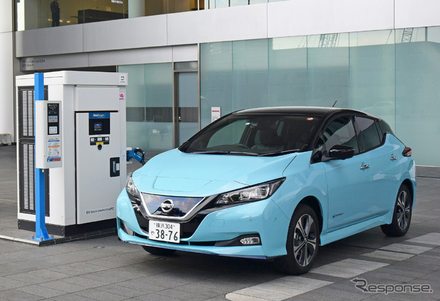 日産 リーフe＋。横浜の日産グローバル本社にて。旅の始まりである。