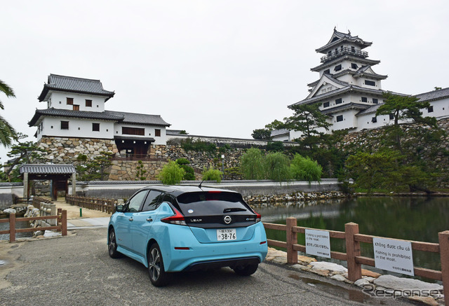 日産 リーフe+。今治城にて。