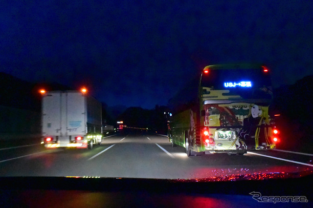 帰路、四国から東京まで一部を除き高速道路を連続走行した。その状況ではバッテリーが冷える間がなく、充電効率は大きく低落。電気の節約のため、松竹梅の竹に相当するスピードで走った。