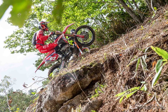 【JNCC 第6戦】渡辺学、チャンピオン決定！ 休みどころのないハードなレースを制す