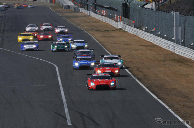 【SUPER GT 第1戦】GT-R が開幕戦1-2フィニッシュ