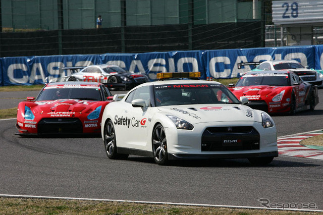 【SUPER GT 第1戦】GT-R が開幕戦1-2フィニッシュ