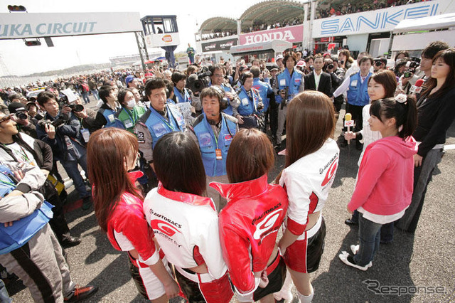 【SUPER GT 第1戦】写真蔵…決勝スタート前グリッド