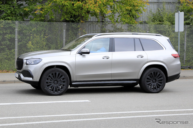 メルセデスマイバッハ 初のSUV「マイバッハGLS」(仮)プロトタイプ(スクープ写真)