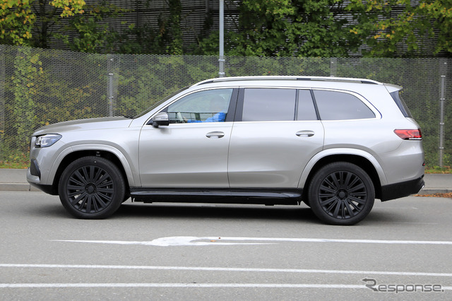 メルセデスマイバッハ 初のSUV「マイバッハGLS」(仮)プロトタイプ(スクープ写真)