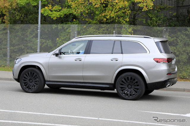 メルセデスマイバッハ 初のSUV「マイバッハGLS」(仮)プロトタイプ(スクープ写真)