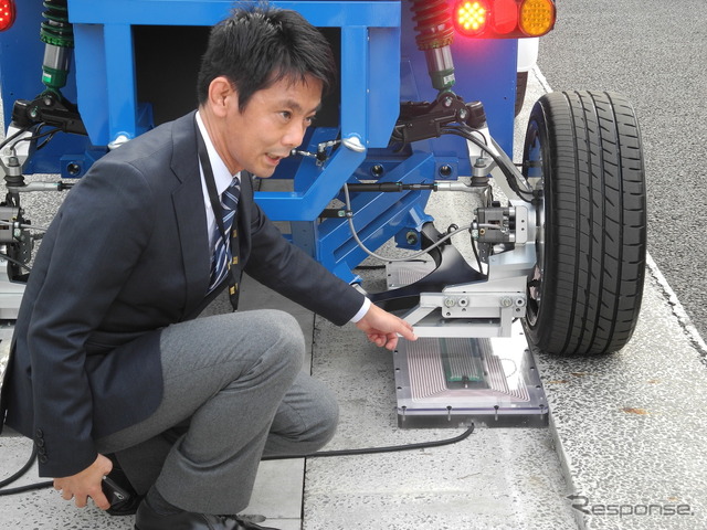 走行中ワイヤレス給電インホイールモーターについて説明する東京大学大学院新領域創成科学研究科の藤本博志准教授