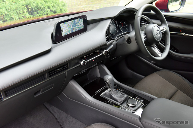 マツダ3 新型 セダン(SKYACTIV-D 1.8)