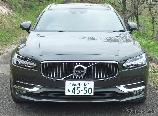 ボルボ V90 D4 インスクリプション