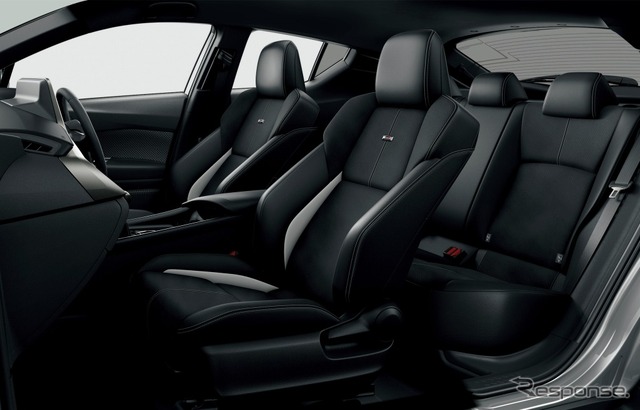 トヨタ C-HR S-T GRスポーツ(内装色:GR専用ブラック)