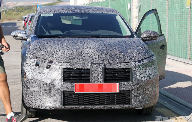 ダチア サンデロ 次期型 プロトタイプ スクープ写真