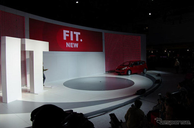 【ニューヨークモーターショー08】ホンダ フィット 新型ローンチ、今秋に北米導入