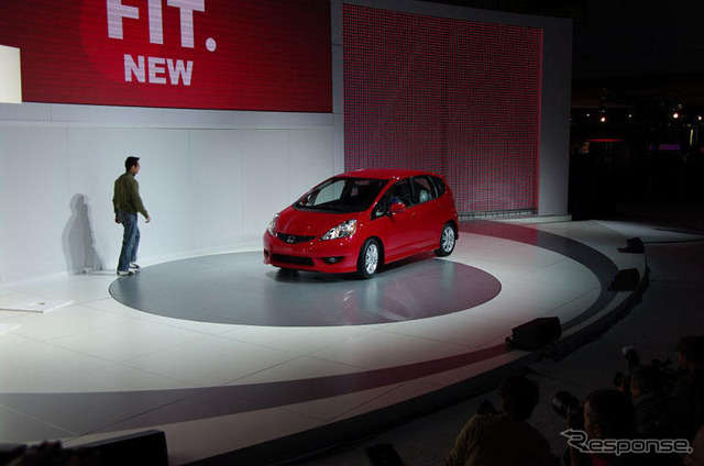 【ニューヨークモーターショー08】ホンダ フィット 新型ローンチ、今秋に北米導入