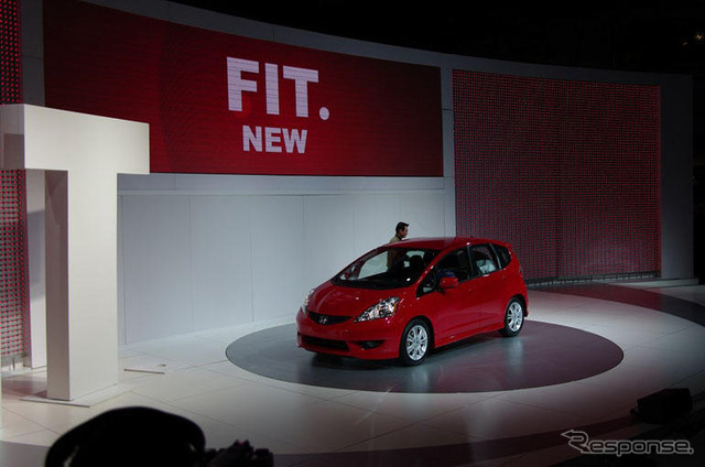 【ニューヨークモーターショー08】ホンダ フィット 新型ローンチ、今秋に北米導入