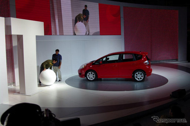 【ニューヨークモーターショー08】ホンダ フィット 新型ローンチ、今秋に北米導入
