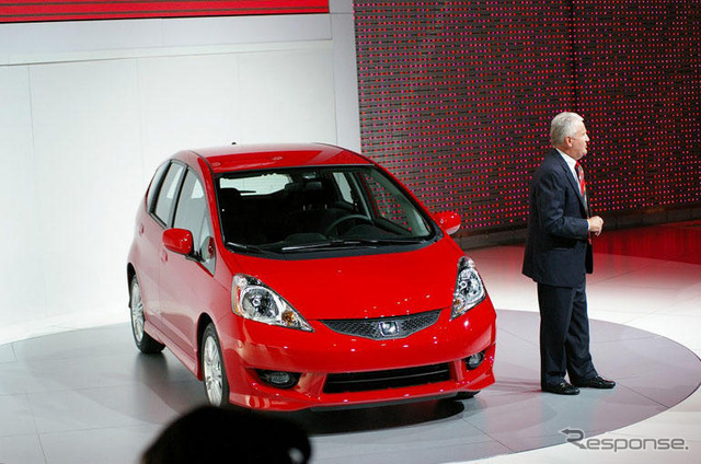 【ニューヨークモーターショー08】ホンダ フィット 新型ローンチ、今秋に北米導入