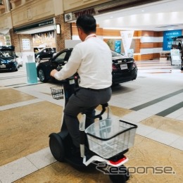 岐阜県にあるショッピングモール「カラフルタウン」で実証実験中のILY-Ai(カラフルタウン・ホームページより出典)