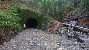 10月23日時点の被災状況。釜石~両石(りょういし)間の釜石トンネル。