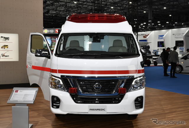 日産パラメディック 電動ストレッチャー、リチウムイオンバッテリー搭載(東京モーターショー2019)