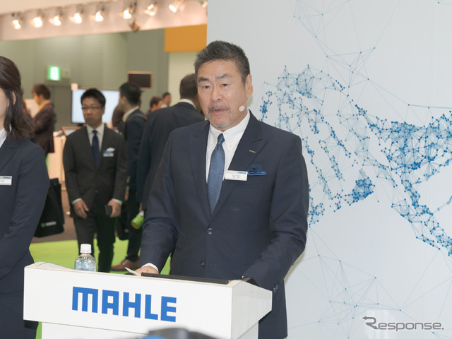 取締役副社長・坂野慎哉氏が登壇した。